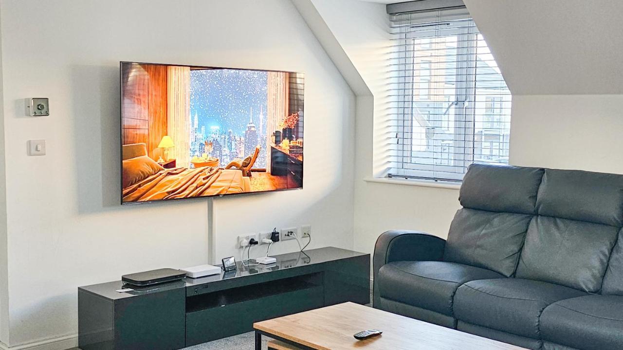 Stunning Two-bedroom At A3ree, Free Parking, Near Cribbs Causeway Mall Appartement