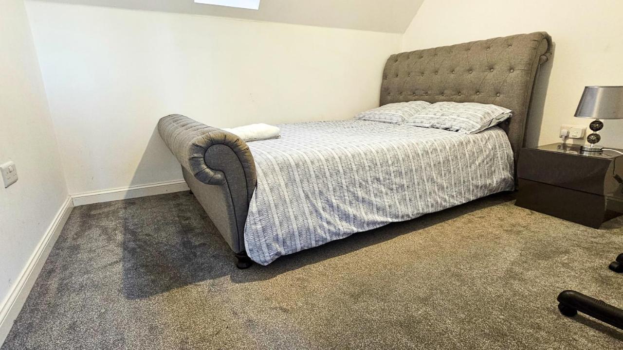 Appartement Stunning Two-bedroom At A3ree, Free Parking, Near Cribbs Causeway Mall *