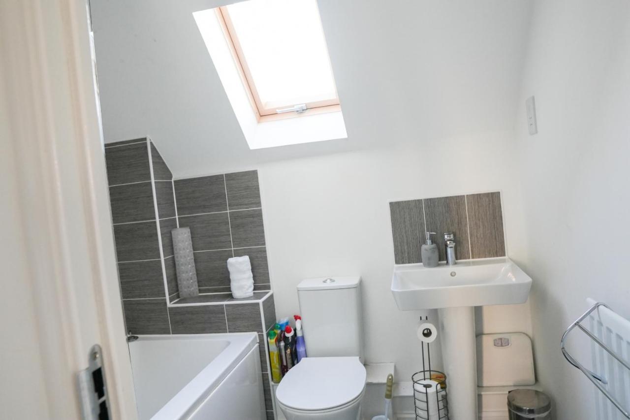 Stunning Two-bedroom At A3ree, Free Parking, Near Cribbs Causeway Mall Appartement