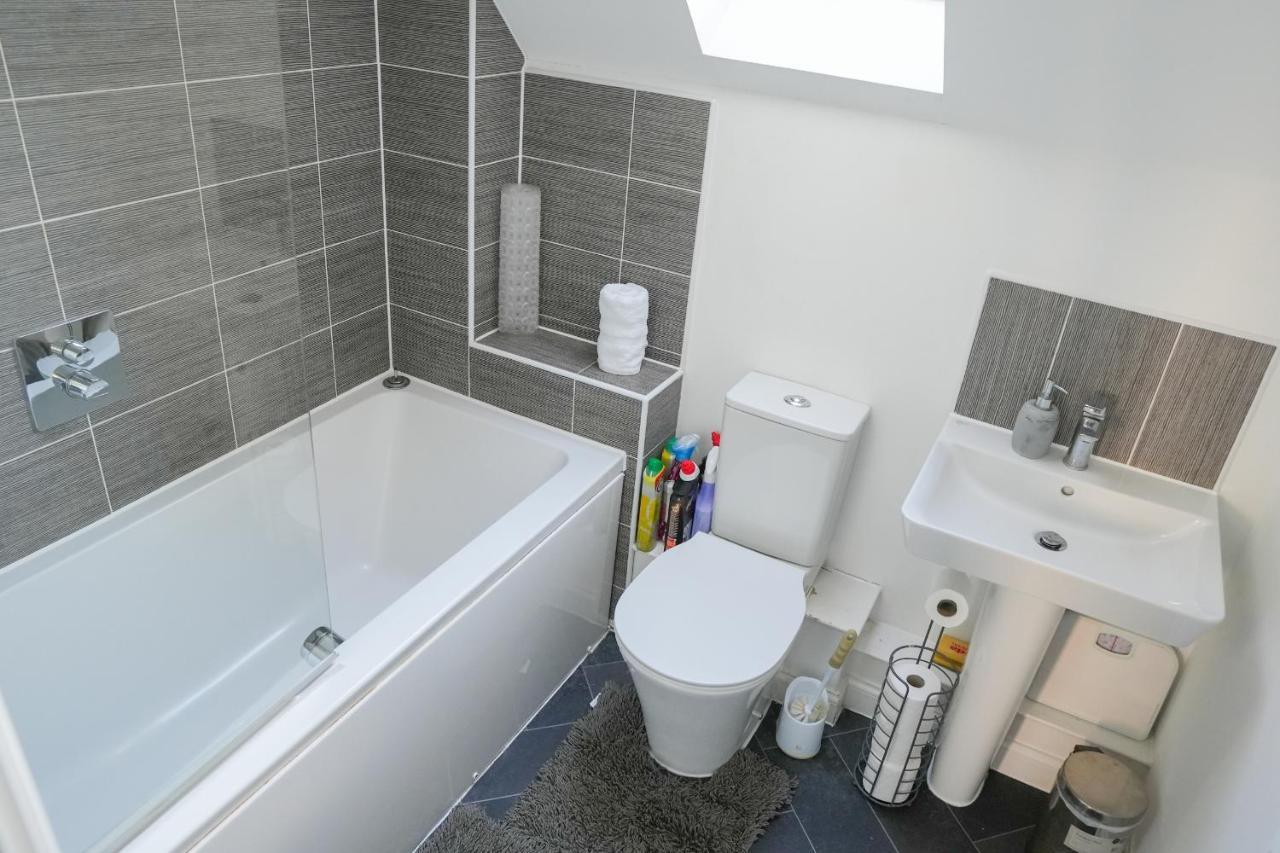 Apartamento Stunning Two-bedroom At A3ree, Free Parking, Near Cribbs Causeway Mall